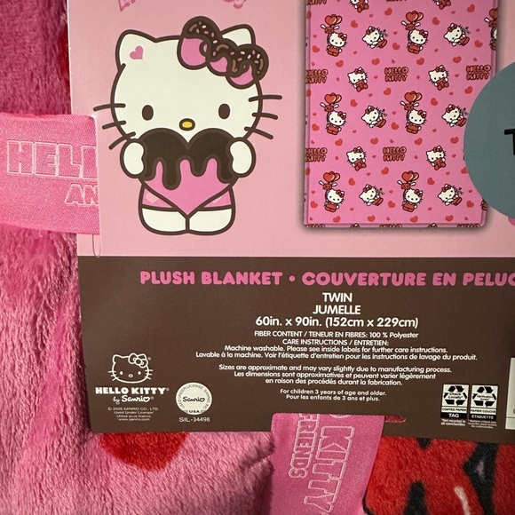 *CLEARANCE* Sanrio Hello Kitty Pink Valentines Twin TikTok Blanket set of two - Picture 2 of 4